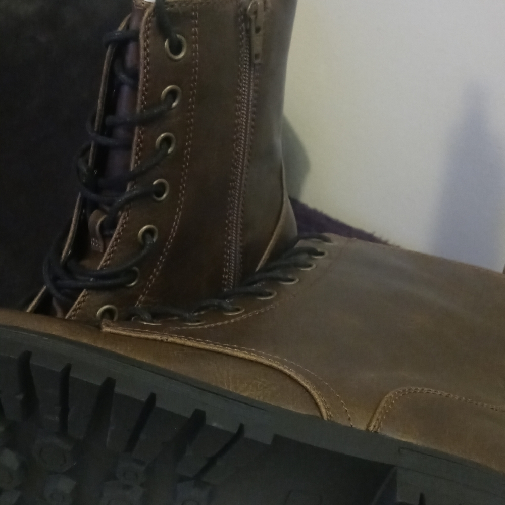 Boots - Picture 3 of 3